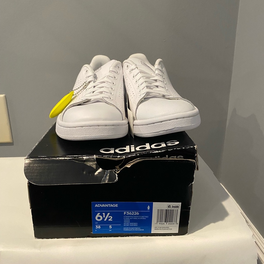 Addidas Advantage White Sneakers. NWT and box. Size 6.5